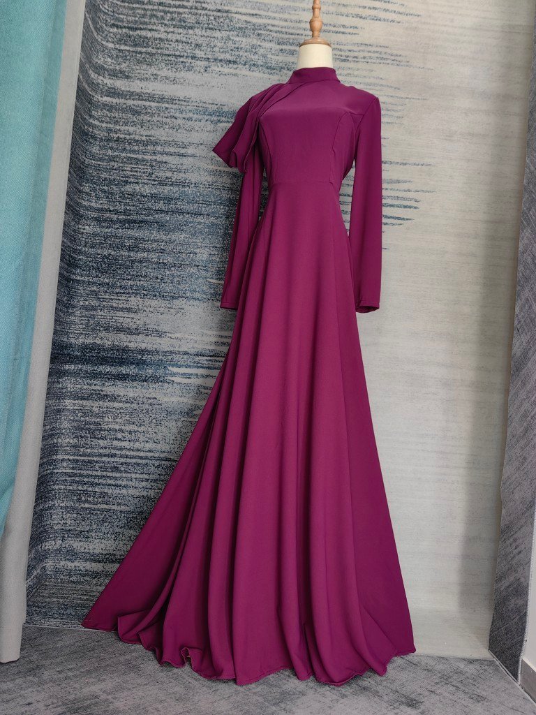 Women Are Wearing Slim-fit Long-sleeved Dresses - Image 6
