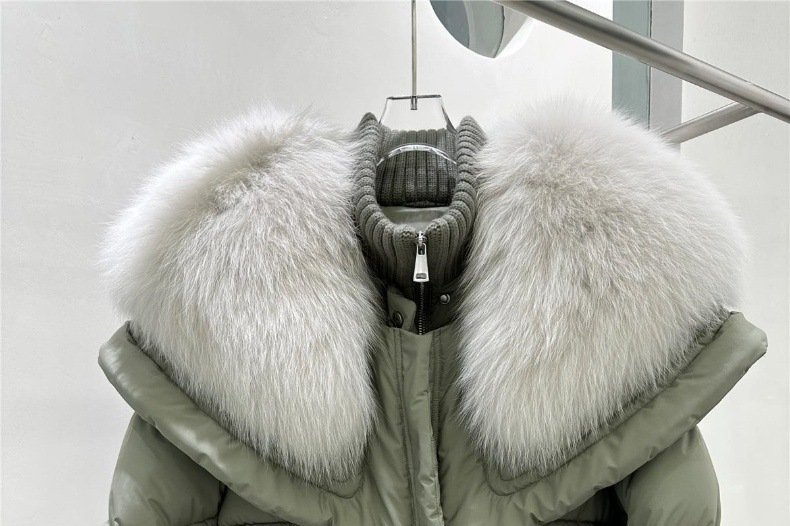High-end Fox Fur Collar White Duck Down Short Down Jacket Female Light Luxury Loose And Warm Puffer Jacket Coat - Image 10