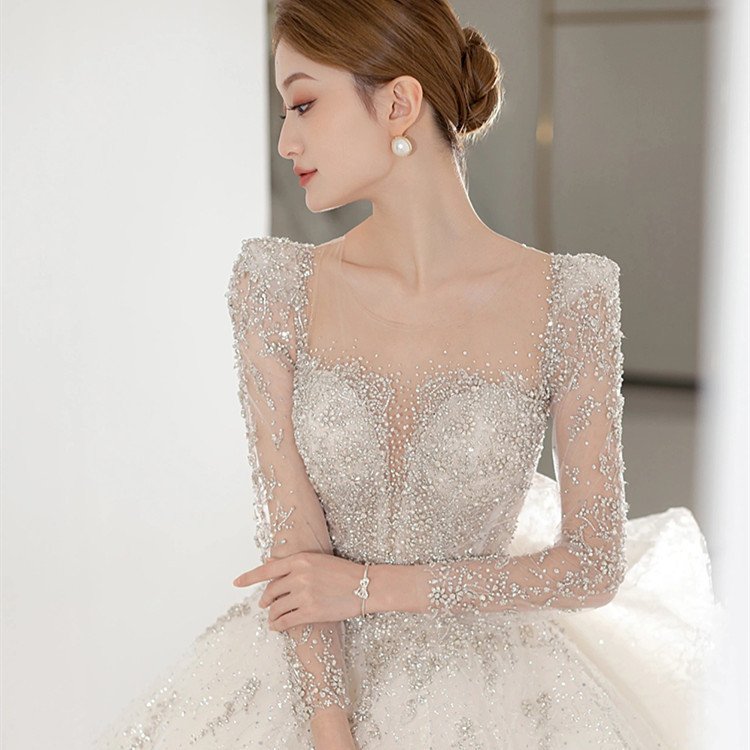 Women's Temperament And Fashion Large Trailing Long-sleeved Dresses - Image 3