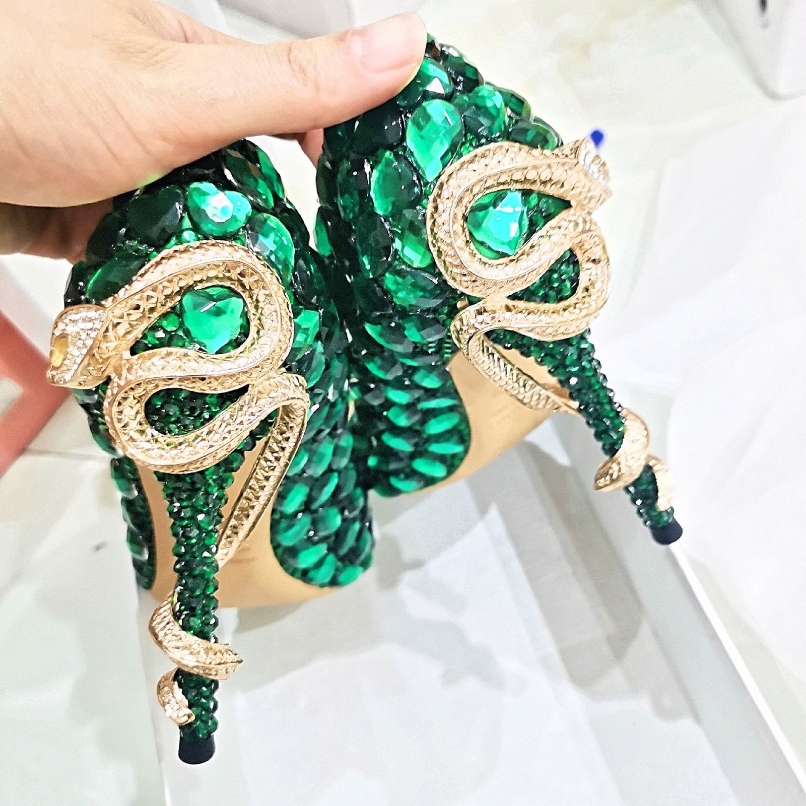 Women's Diamond Hand Green Snake-shaped Stiletto Heels - Image 10