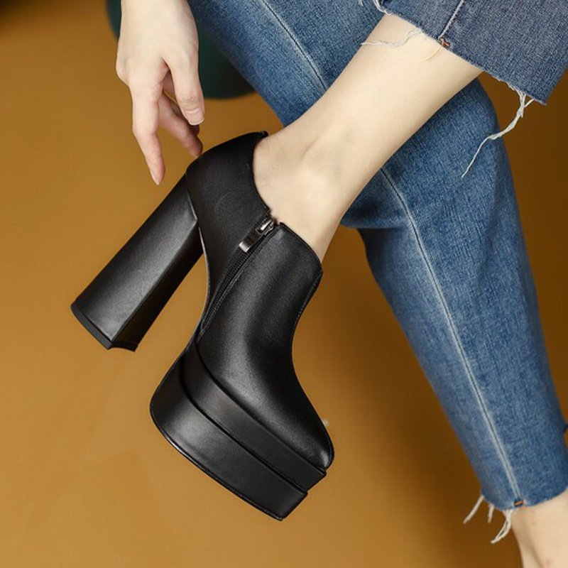 Women With Pointed Deep Cut High Heels - Image 4