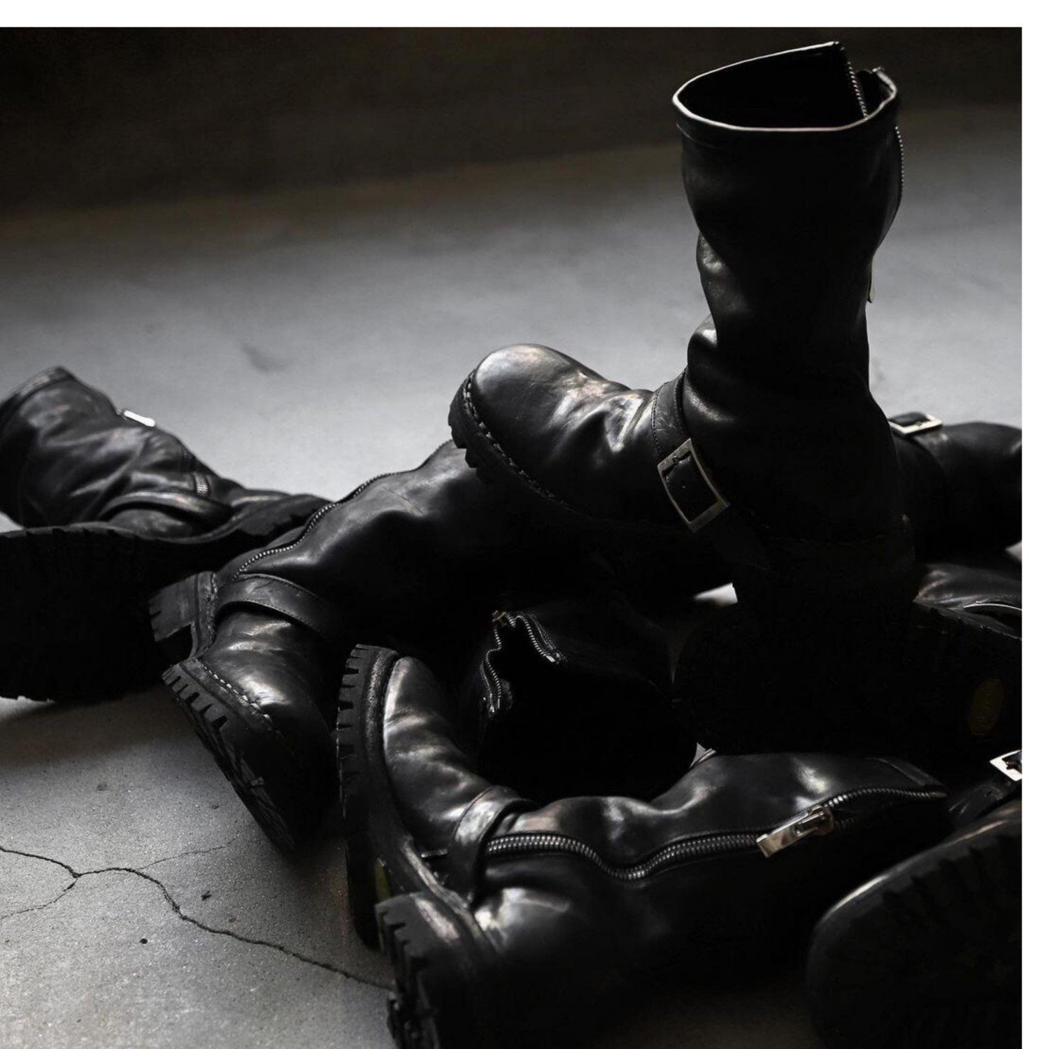 Dark Style Retro Martin Boots For Men - Image 2
