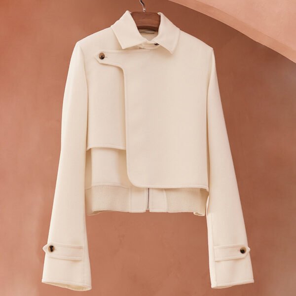 Retro Short Temperamental Women's Genuine Leather Clothes - Image 4