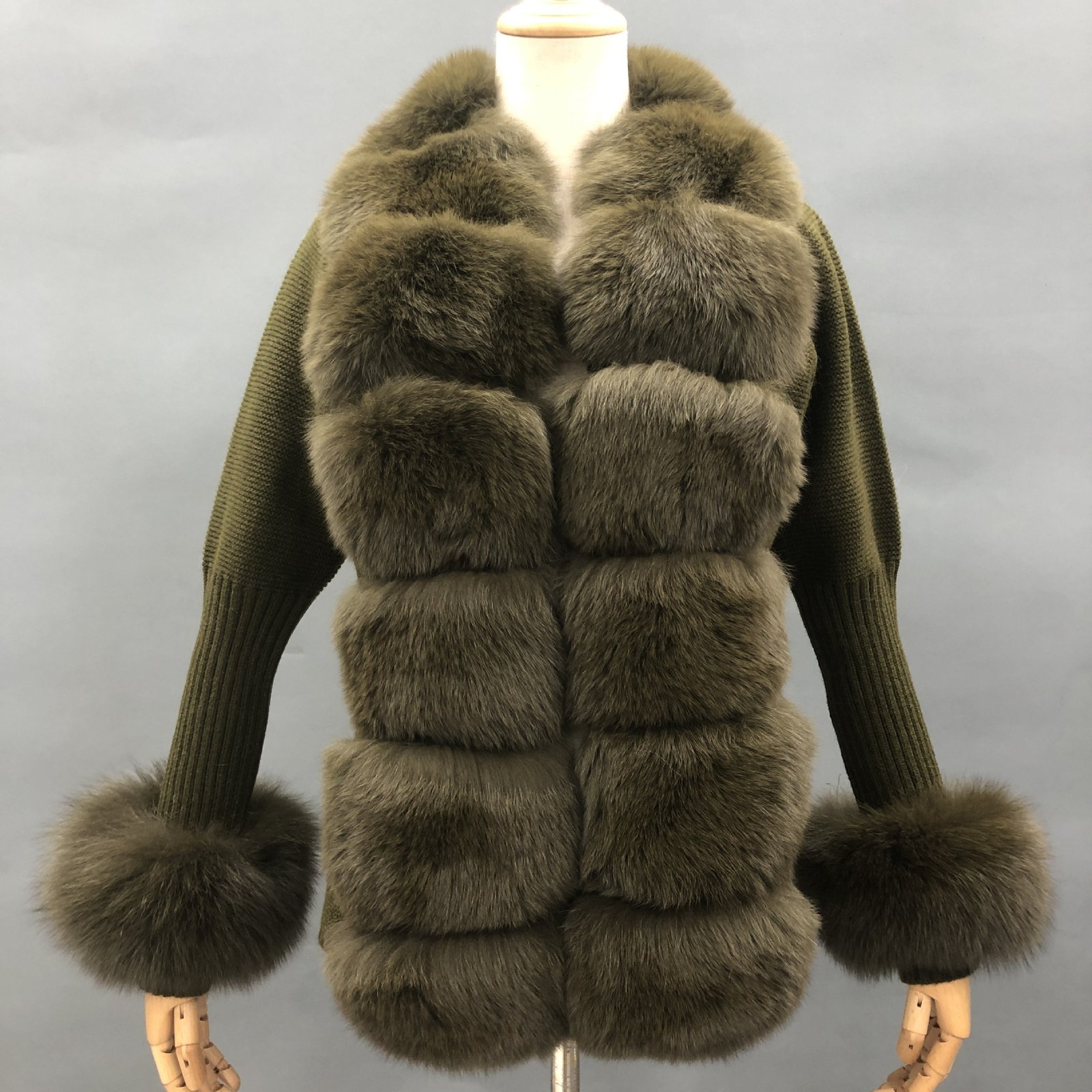 Autumn And Winter Solid Color Fox Placket Cuff Detachable Knitted Cardigan For Women - Image 4