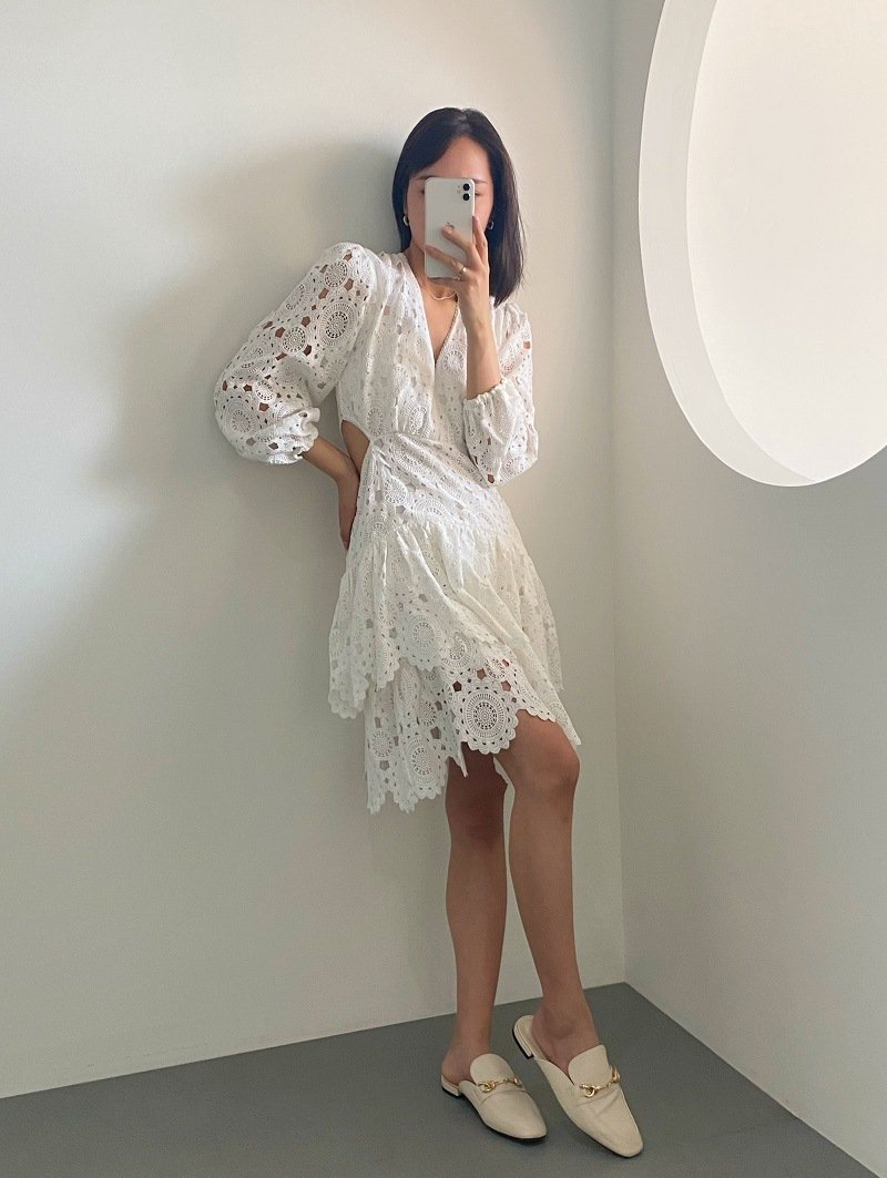 Hollow Embroidered Lace V-Neck Women's Dress - Image 4