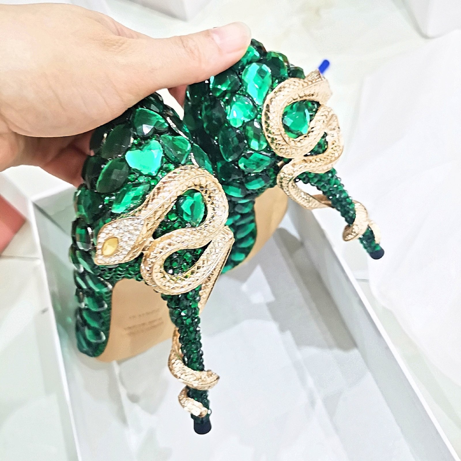Women's Diamond Hand Green Snake-shaped Stiletto Heels - Image 3