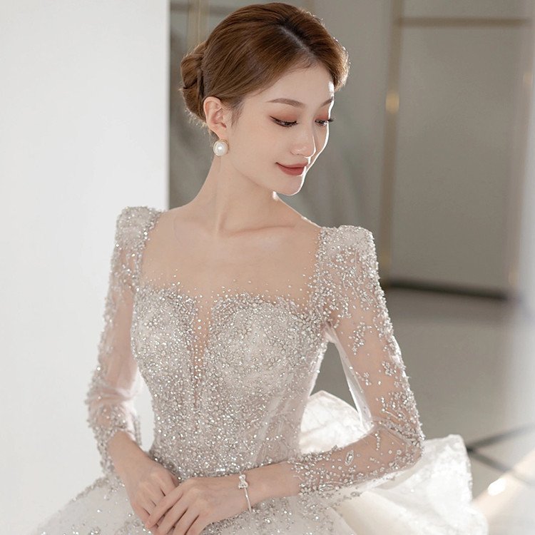 Women's Temperament And Fashion Large Trailing Long-sleeved Dresses - Image 6