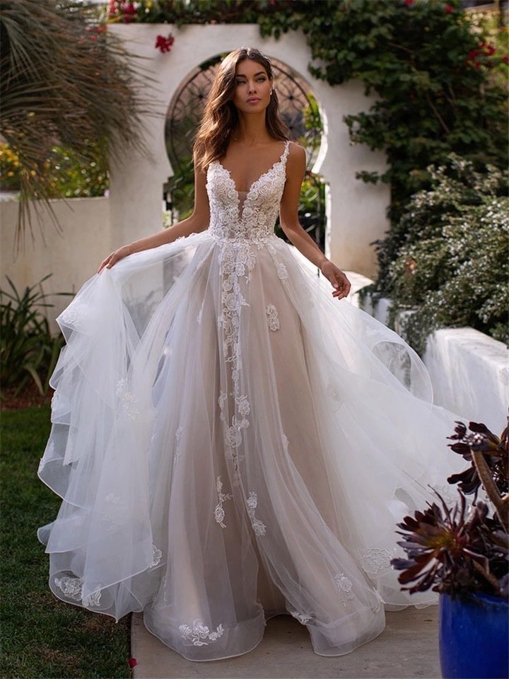 New Slim And Deep V Suspender Light Wedding Dress - Image 5